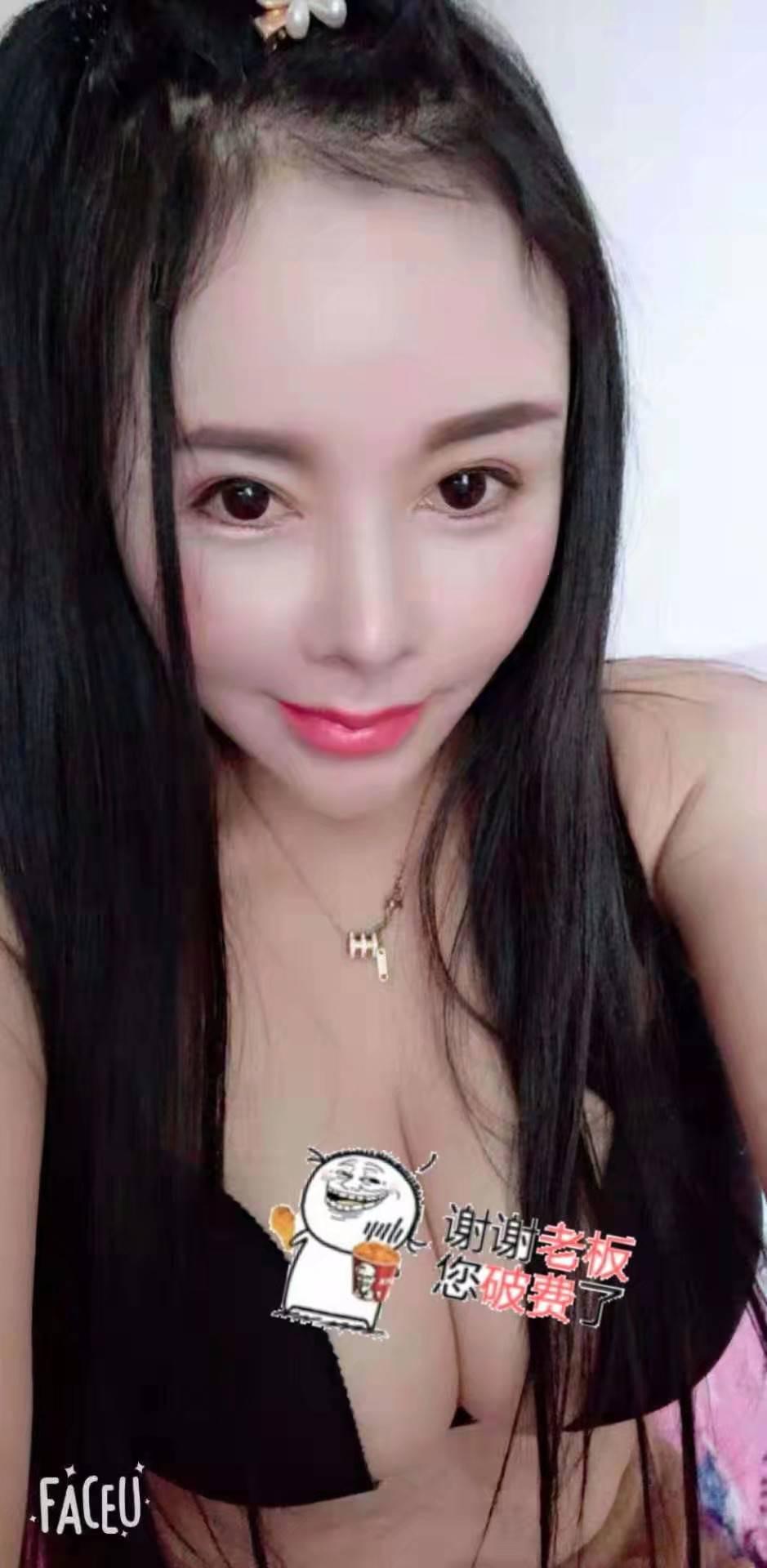 性价比高颜值大灯女